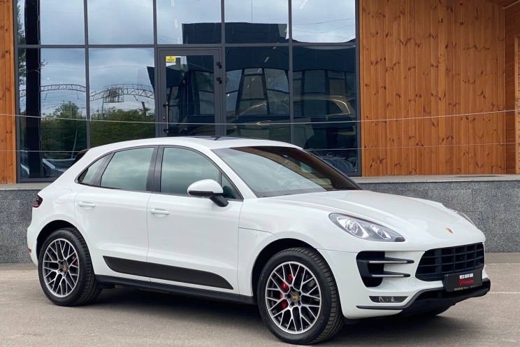 Porsche Macan Turbo 2014 photo