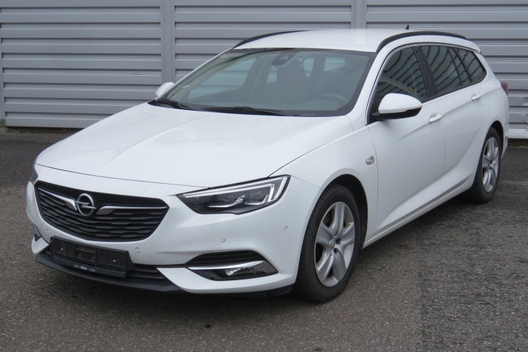 Opel Insignia Sports Tourer 2018 photo