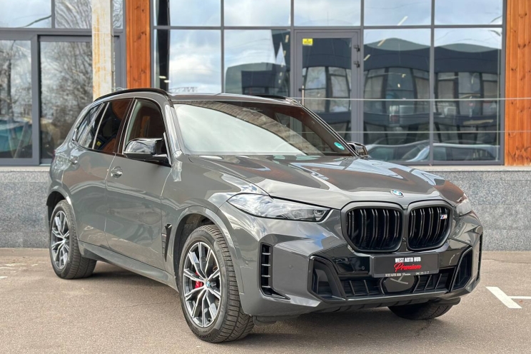 BMW X5 M60i 2024 photo