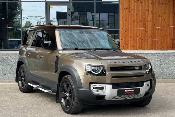 Land Rover Defender 2020 photo