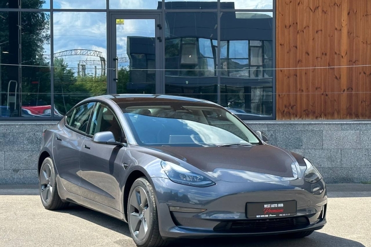 Tesla Model 3 2023 photo