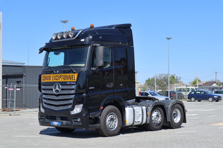 Mercedes-Benz Actros 2651 2015 photo