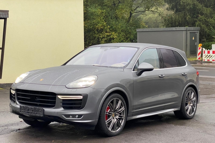 Porsche Cayenne GTS 2015 фото