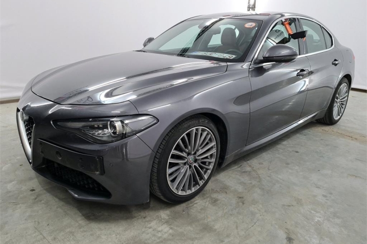 Alfa Romeo Giulia 2017 фото