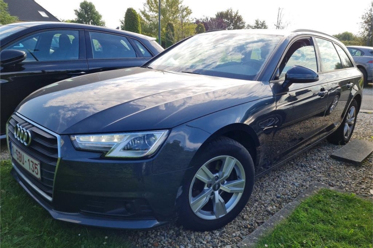 Audi A4 Avant 2017 photo