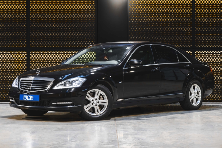 Mercedes-Benz S-Class 2011 photo