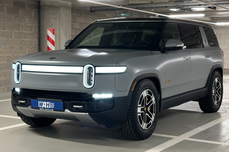 Rivian R1S 2023 photo