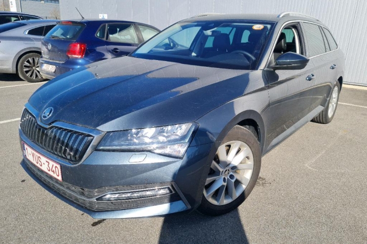 Skoda Superb Combi 2020 фото