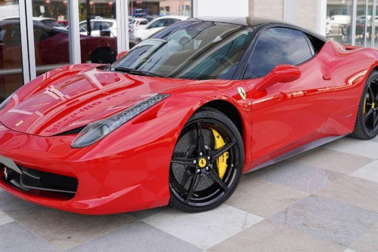 Ferrari 458 2011 photo