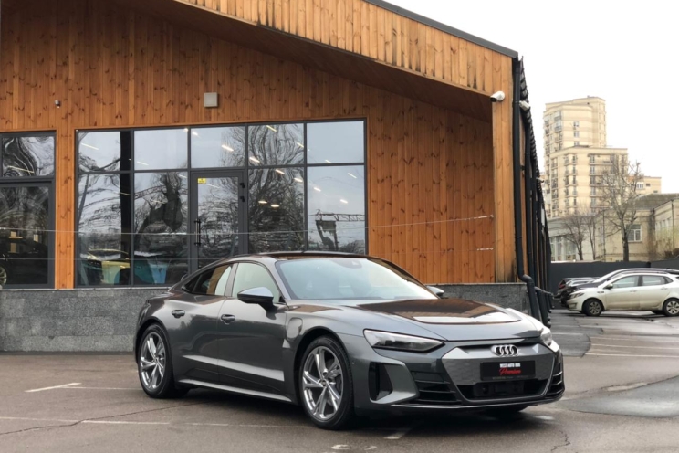 Audi e-tron GT 2021 фото
