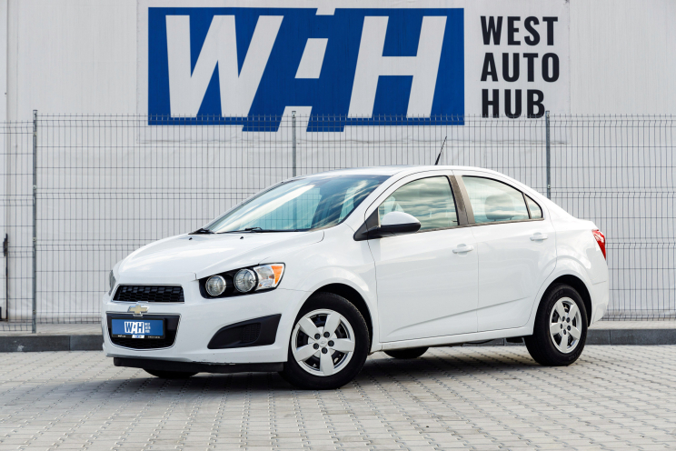 Chevrolet Sonic LS 2013 фото