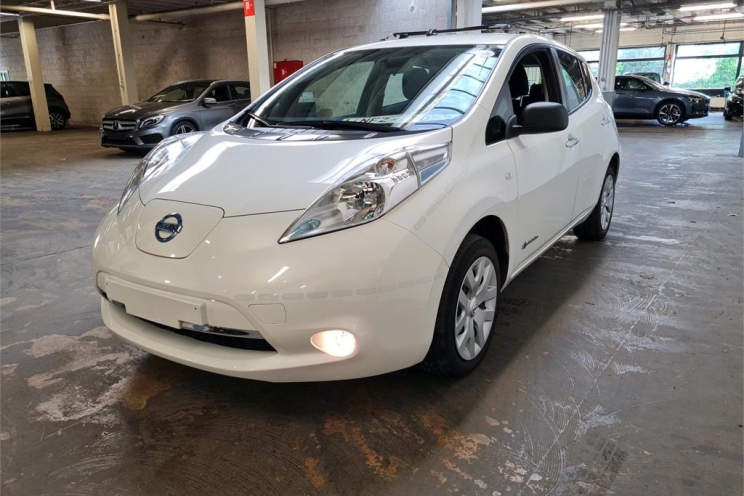 Nissan Leaf 2016 фото