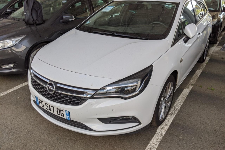 Opel Astra Sports Tourer 2019 photo