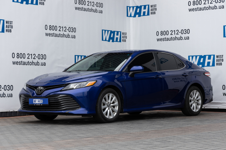 Toyota Camry LE 2017 фото