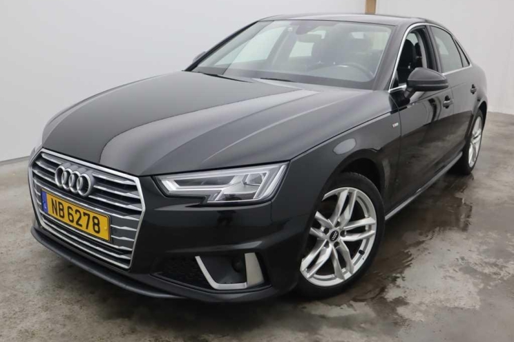 Audi A4 2019 фото