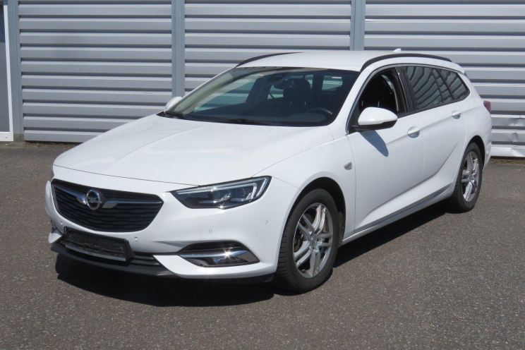 Opel Insignia Sports Tourer 2018 photo