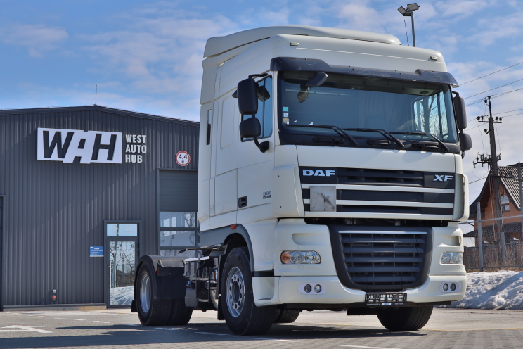 DAF XF 105 460 2011 photo