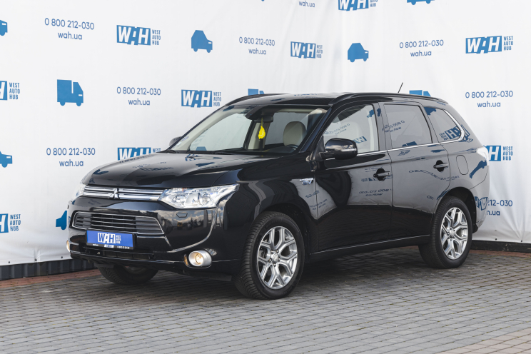 Mitsubishi Outlander PHEV Plug-In Hybrid 2013 photo