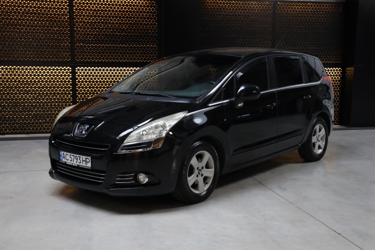 Peugeot 5008 2010 photo