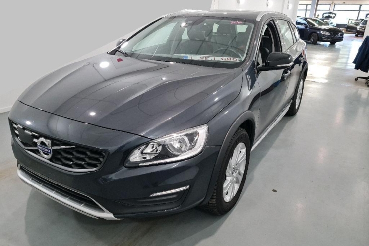Volvo V60 Cross Country 2017 фото
