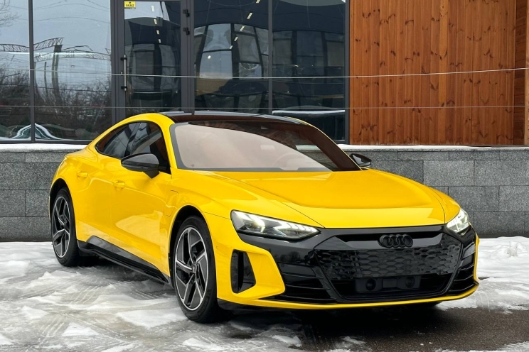 Audi RS e-tron GT 2021 фото
