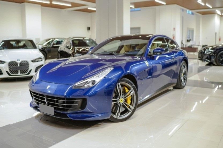 Ferrari GTC4 Lusso 2020 photo