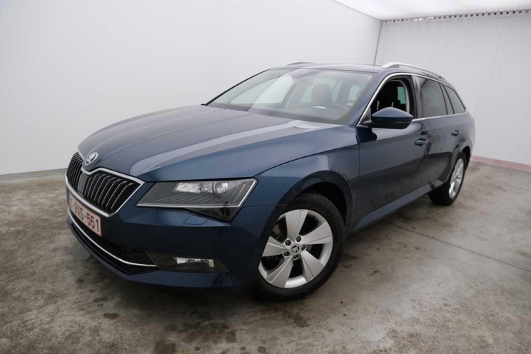 Skoda Superb Combi 2017 фото