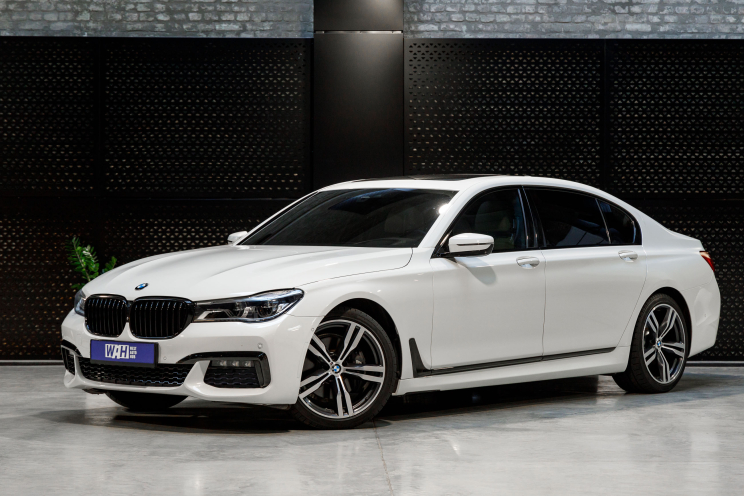 BMW 740 2016 фото