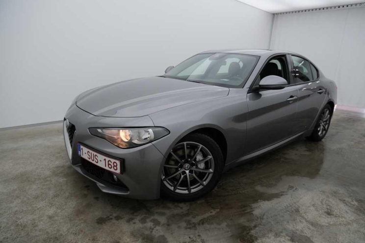 Alfa Romeo Giulia 2017 фото