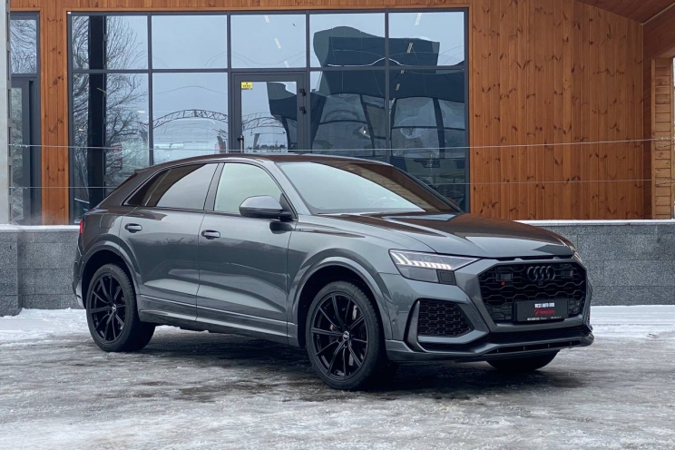 Audi RS Q8 2022 фото