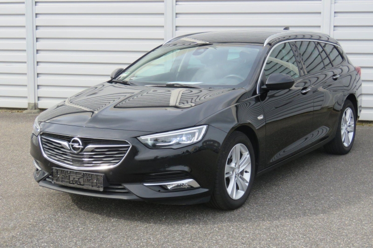 Opel Insignia Sports Tourer 2017 photo
