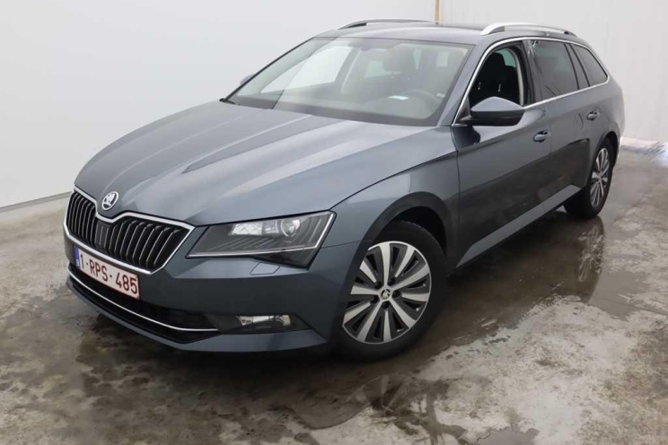 Skoda Superb Combi 2017 photo