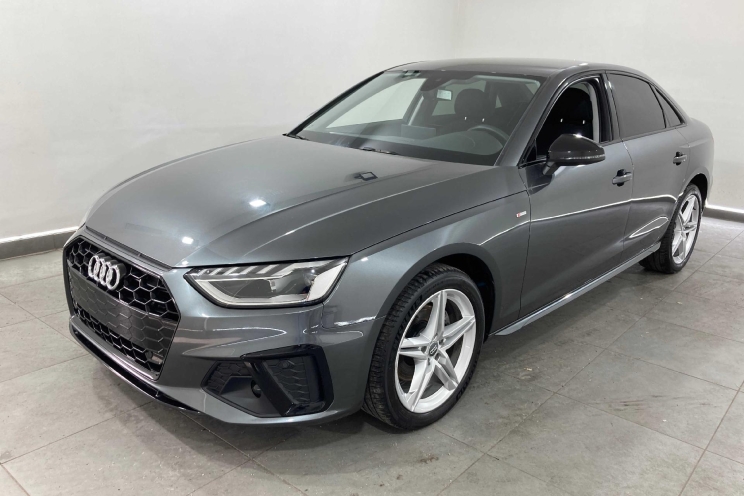 Audi A4 2020 фото