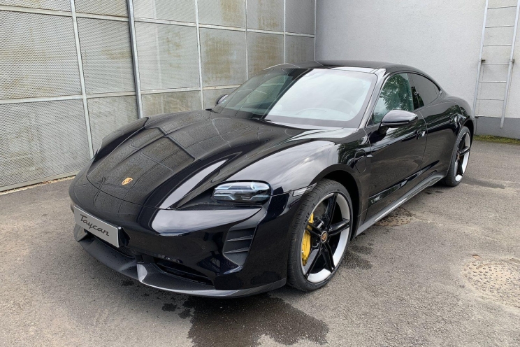 Porsche Taycan S Turbo 2021 фото