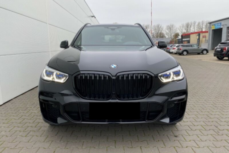 BMW X5 M30D 2021 фото