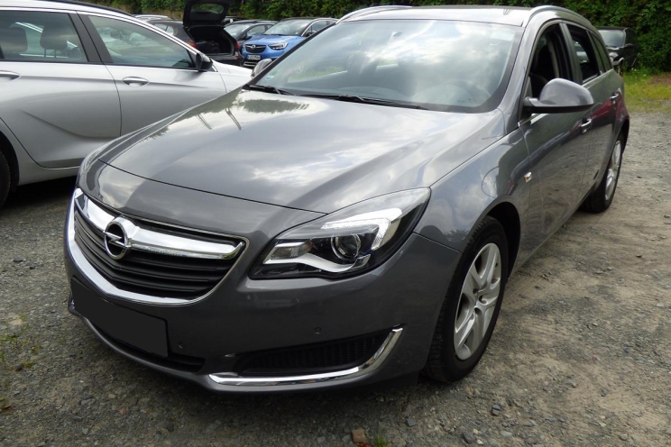 Opel Insignia Sports Tourer 2017 photo