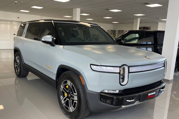 Rivian R1S 2023 photo