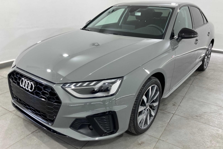 Audi A4 2020 фото