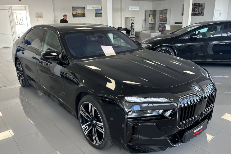 BMW 7 Series 760e  2023 photo