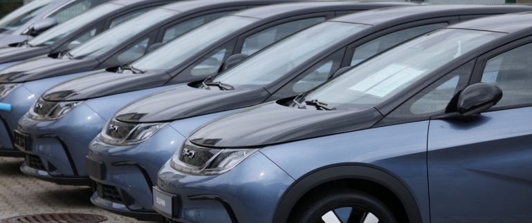 ЄС запровадить рекордні мита на електромобілі з Китаю