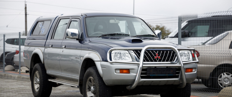Чи варто українцям купувати праворульний автомобіль?