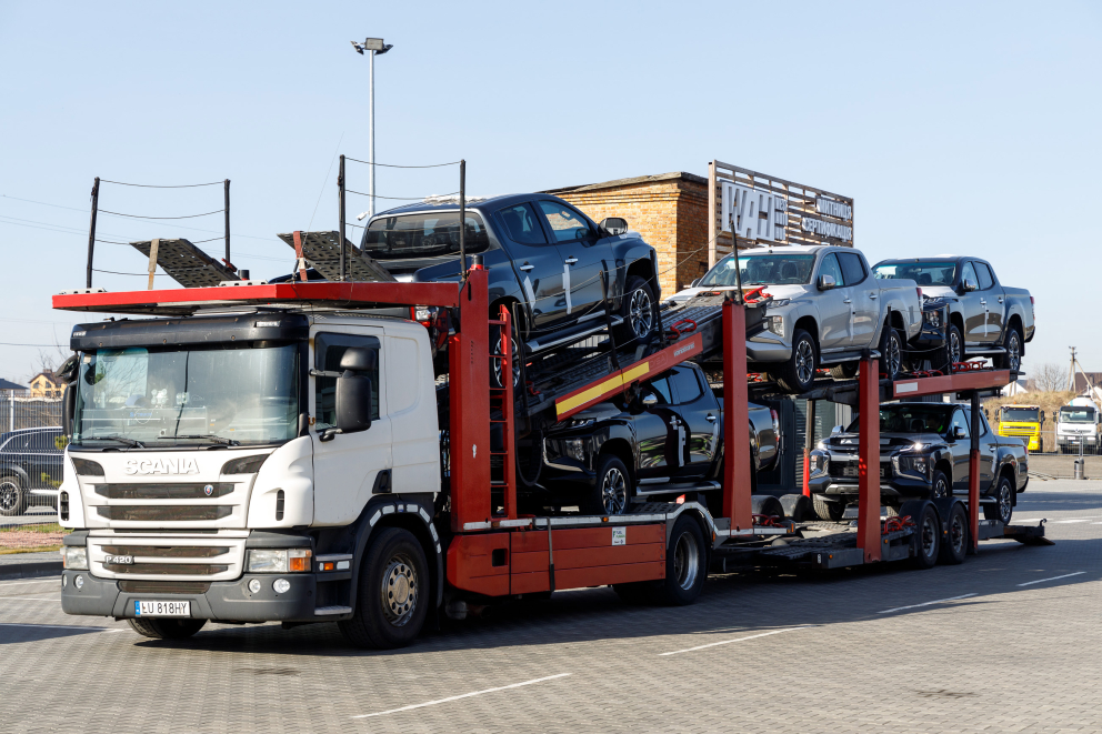 15 нових пікапів на потреби ЗСУ: військовим передали Mitsubishi L200 та Fiat Fullback фото
