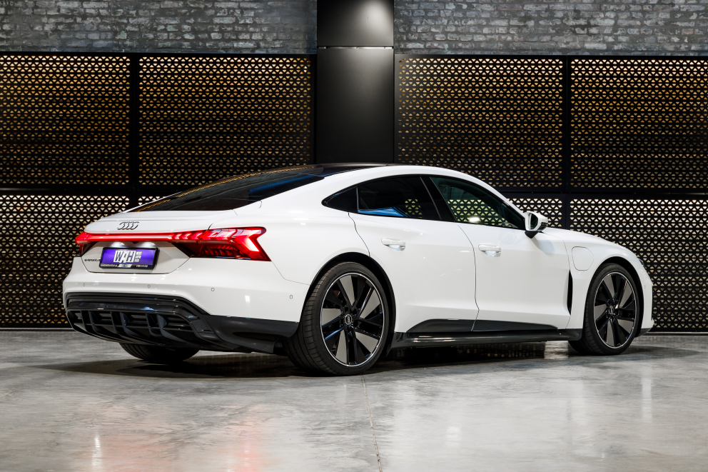 Міфи про електромобілі: що правда, а що вигадка? фото