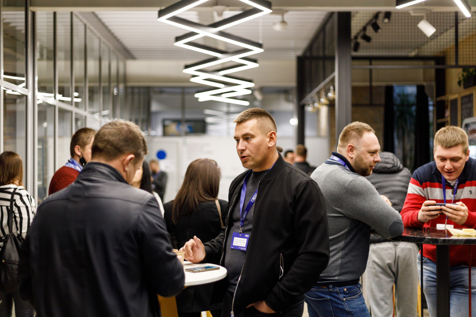 У Луцьку вперше відбулася конференція для дилерів та продавців вживаних авто з-за кордону фото 2