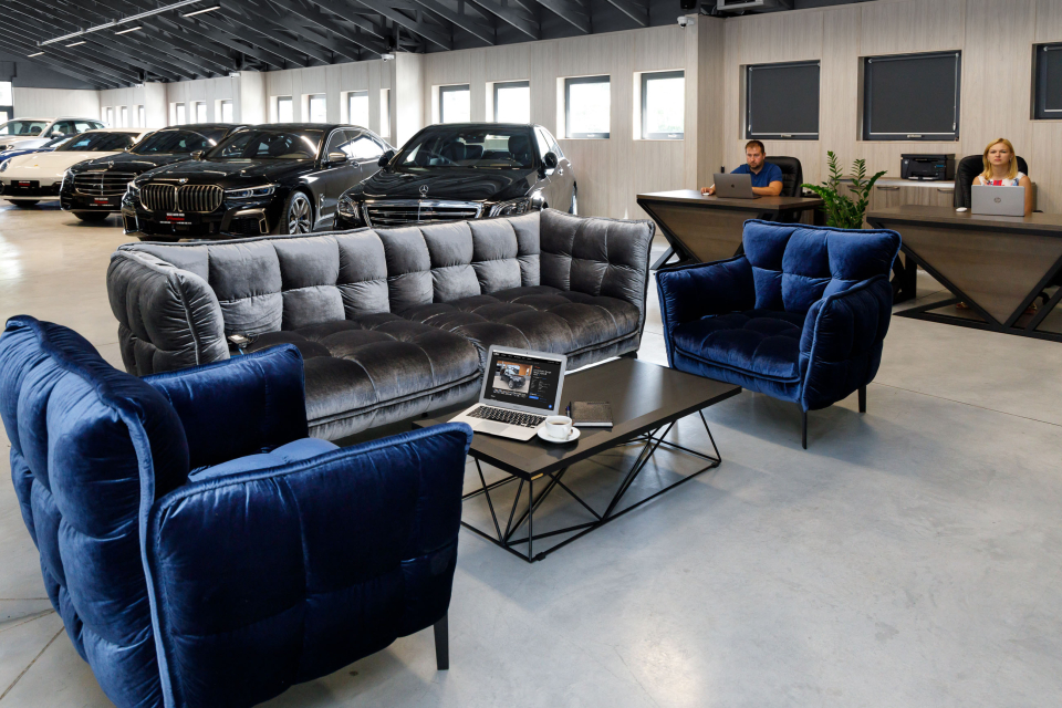 WEST AUTO HUB Premium - знахідка для поціновувачів ексклюзивних та преміальних авто фото 2