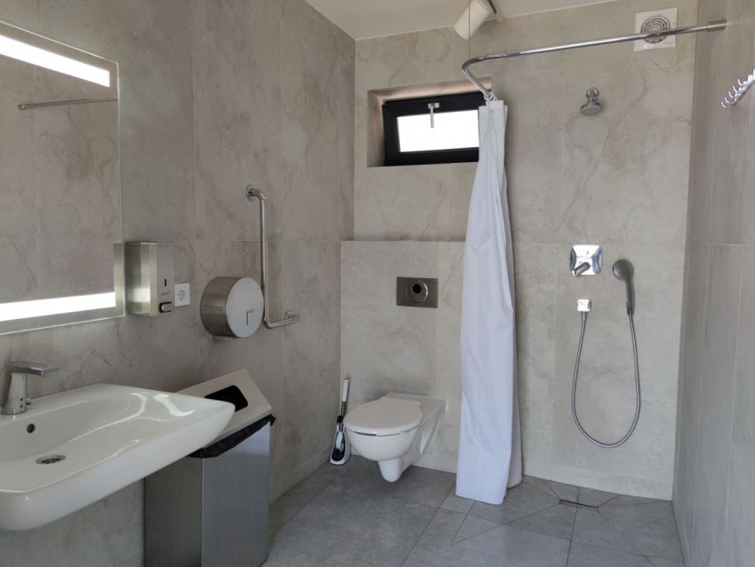 Сервіси для комфорту клієнтів на території West Auto Hub фото 3